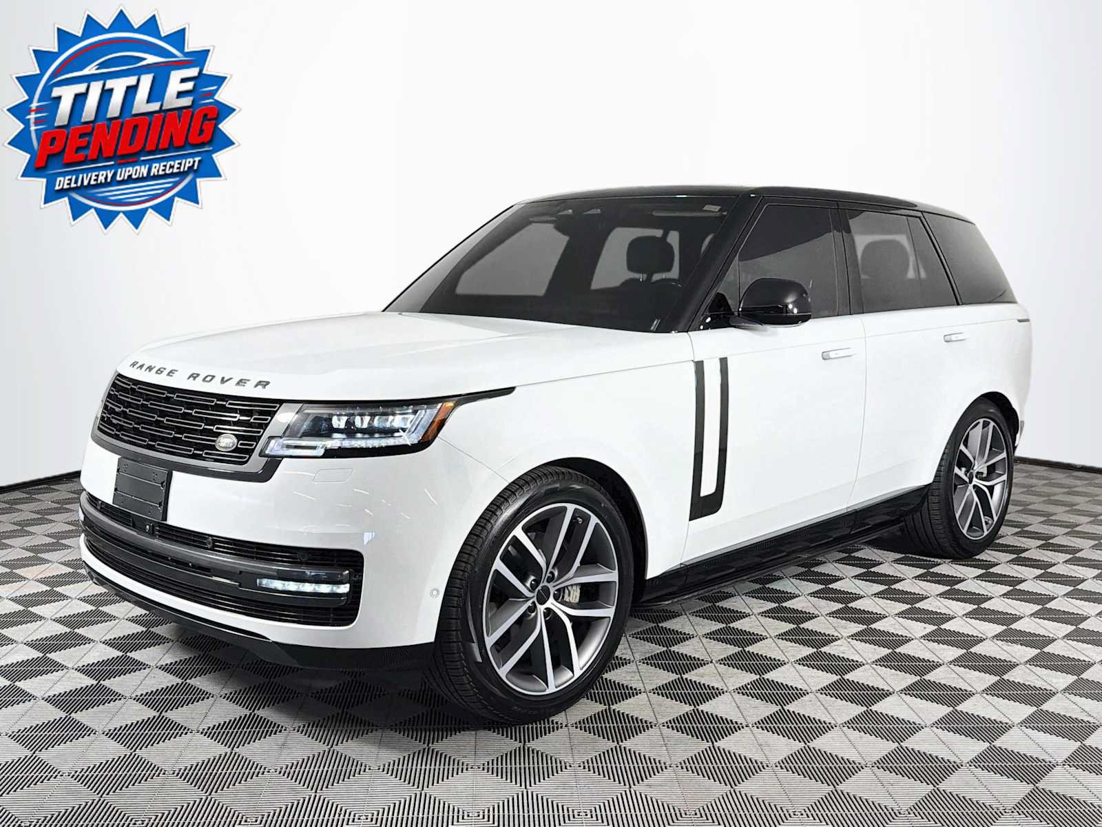Used 2025 Land Rover Range Rover SE AWD/4WD image 1
