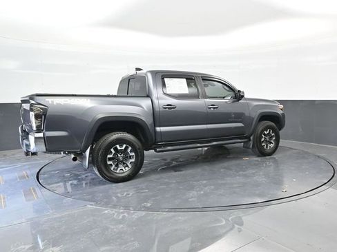 Used 2021 Toyota Tacoma TRD Off-Road AWD/4WD image 7