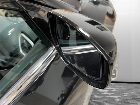 Used 2023 Nissan Maxima Platinum image 12