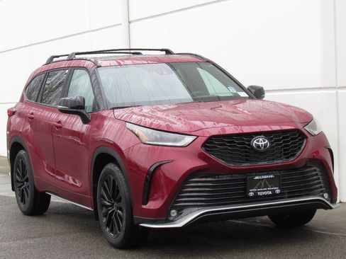 New 2026 Toyota Highlander XSE AWD/4WD image 2