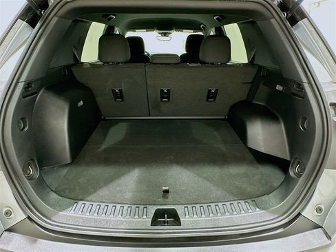 Used 2025 GMC Terrain Elevation w/ Technology Package II image 27