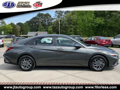 Used 2024 Hyundai Elantra SEL FWD image 8
