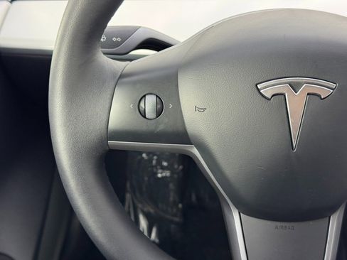 Used 2022 Tesla Model 3 image 19