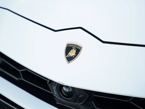 Used 2021 Lamborghini Urus AWD/4WD image 16