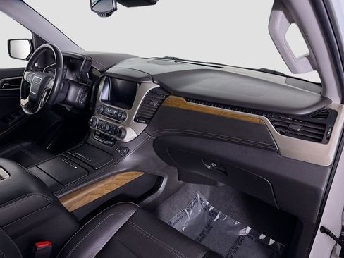 Used 2020 GMC Yukon XL Denali w/ Denali Ultimate Package image 32
