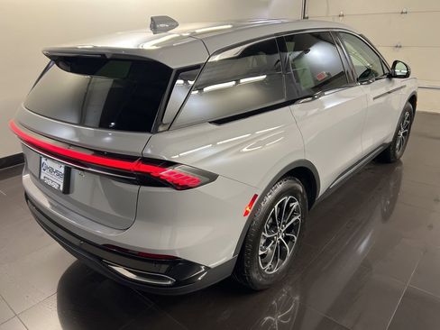 Used 2026 Lincoln Nautilus Premier w/ Equipment Group 102A image 6