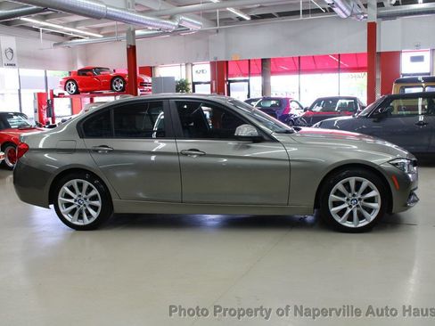 Used 2018 BMW 320i xDrive Sedan AWD/4WD image 8