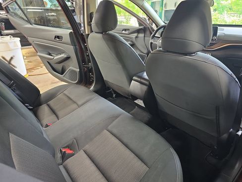 Used 2024 Nissan Altima 2.5 SV FWD image 11