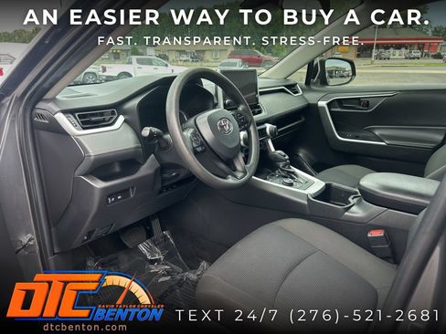 Used 2024 Toyota RAV4 LE AWD/4WD image 10