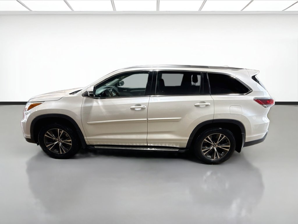 Used 2016 Toyota Highlander XLE AWD/4WD image 8