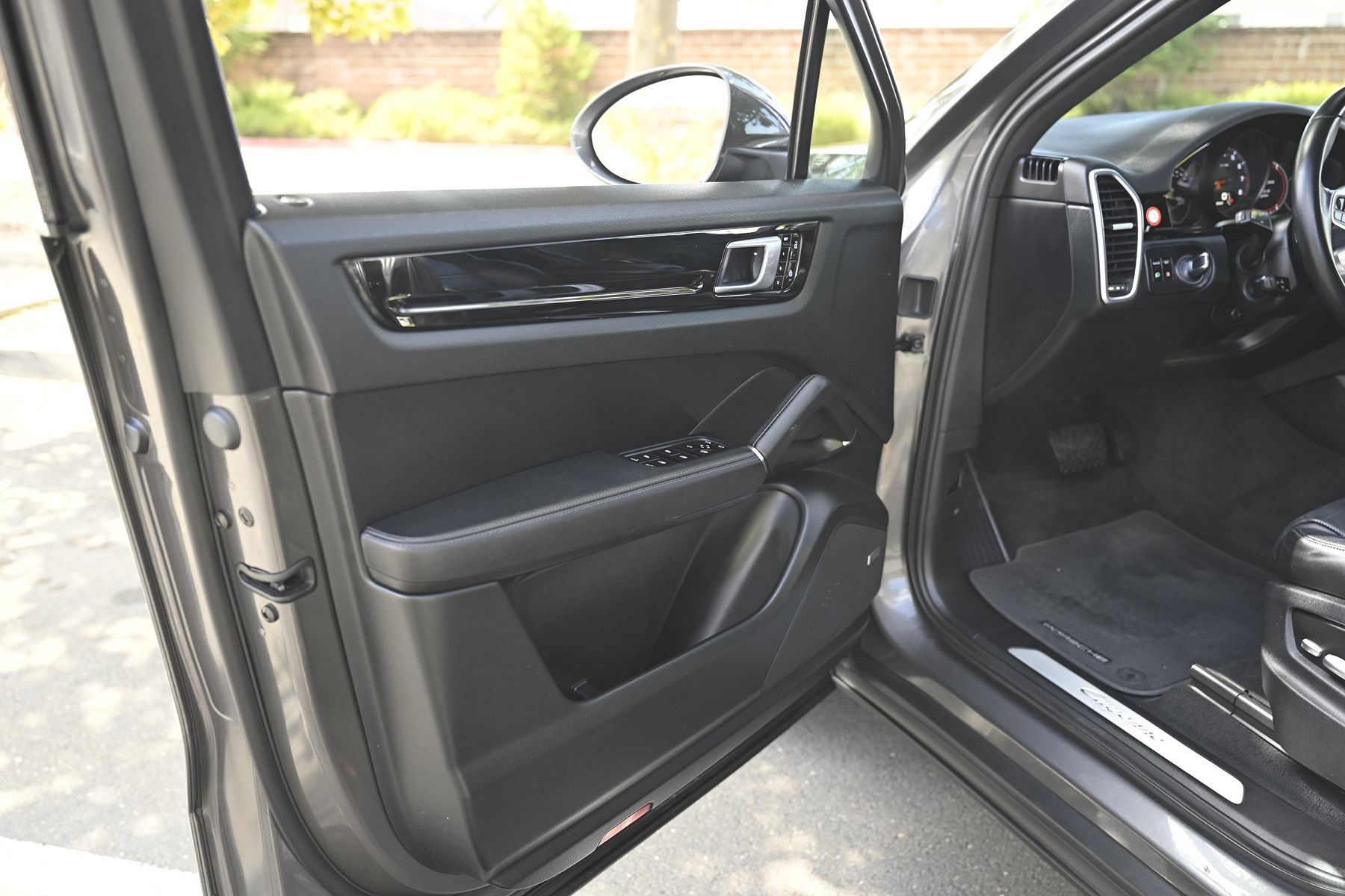 Used 2019 Porsche Cayenne AWD/4WD image 12