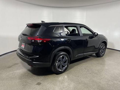 Used 2025 Nissan Rogue SV FWD image 3