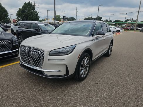 Certified 2024 Lincoln Corsair AWD w/ Equipment Group 101A image 5