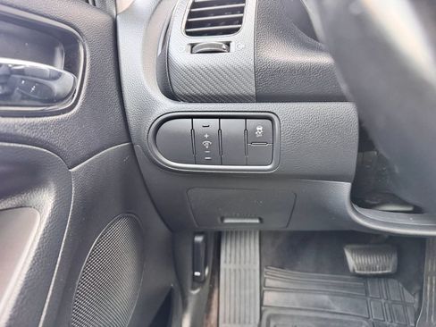 Used 2018 Kia Forte S FWD image 15
