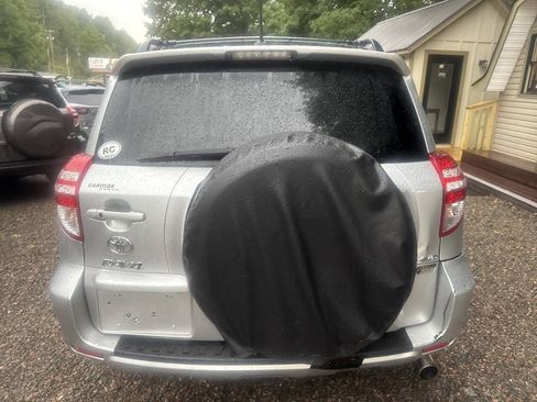 Used 2011 Toyota RAV4 Limited w/ Limited Extra Value Pkg AWD/4WD image 7