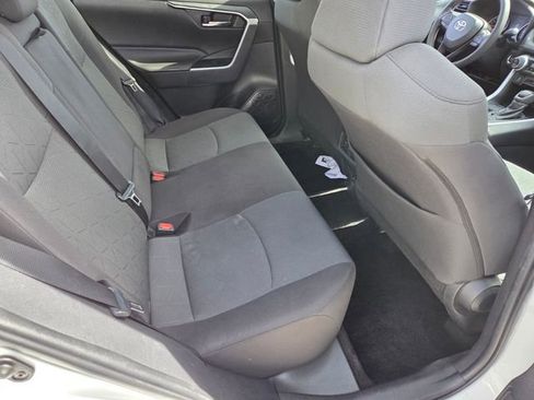 Used 2022 Toyota RAV4 XLE FWD image 14