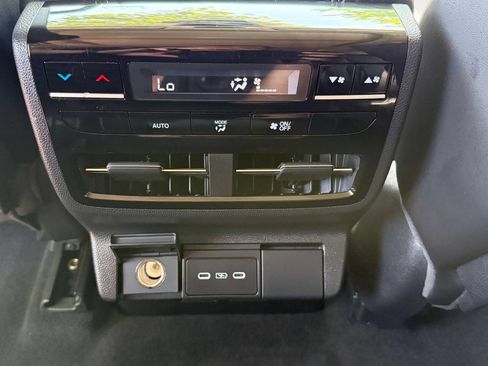 Certified 2025 Acura MDX FWD w/ Technology Package image 11