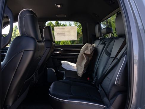 New 2026 RAM 4500 4x4 Crew Cab DRW w/ Laramie Trim Package image 17