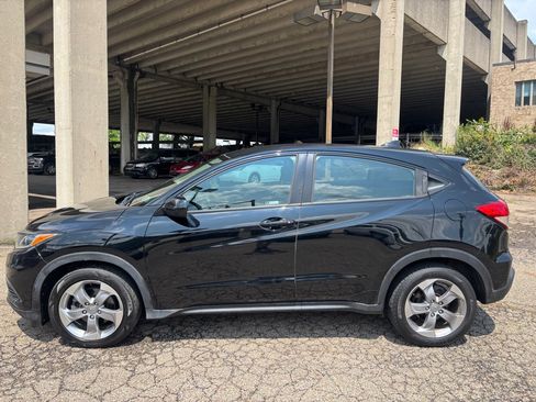 Used 2020 Honda HR-V LX image 2