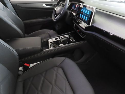 New 2025 Volkswagen Atlas Cross Sport SE image 25