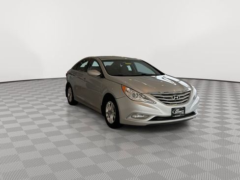 Used 2013 Hyundai Sonata GLS w/ Popular Equipment Pkg image 2