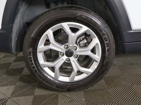 Used 2025 Jeep Compass Latitude AWD/4WD image 19