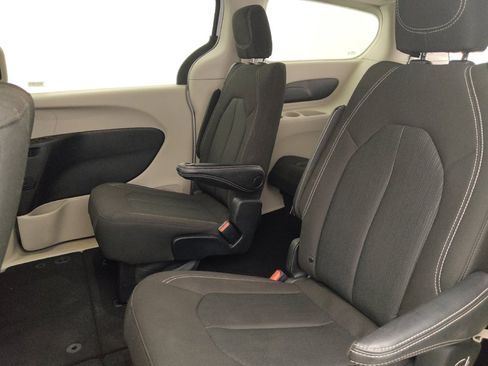 Used 2023 Chrysler Voyager LX FWD image 18