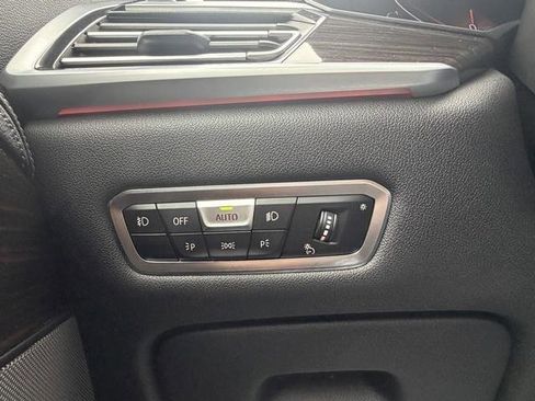 Used 2019 BMW X7 xDrive50i w/ M Sport Package image 16