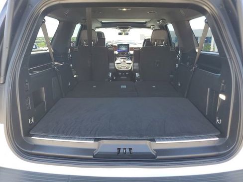 Used 2020 Lincoln Navigator L Reserve w/ Luxury Package AWD/4WD image 9