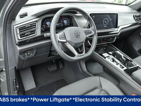 Used 2025 Volkswagen Atlas Cross Sport SE image 4