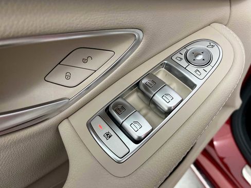 Used 2018 Mercedes-Benz C 300 Sedan image 21