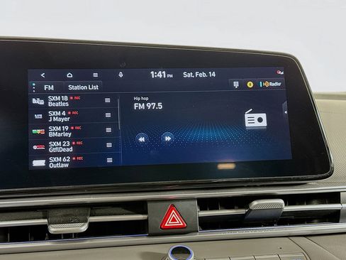 Used 2025 Hyundai Elantra SEL image 21