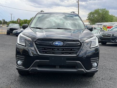 Used 2022 Subaru Forester Premium AWD/4WD image 2
