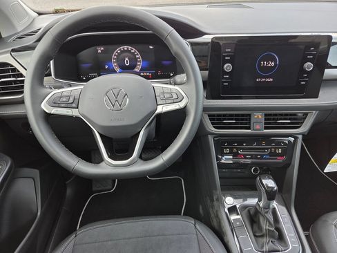 New 2026 Volkswagen Taos SE FWD image 21