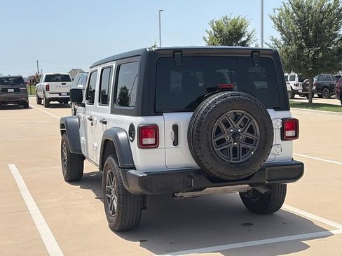 Used 2024 Jeep Wrangler Unlimited Sport AWD/4WD image 7