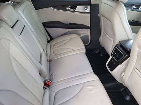 Used 2016 Lincoln MKX Reserve w/ Luxury Package image 32