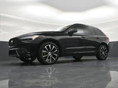 Used 2024 Volvo XC60 B5 Plus AWD/4WD image 23