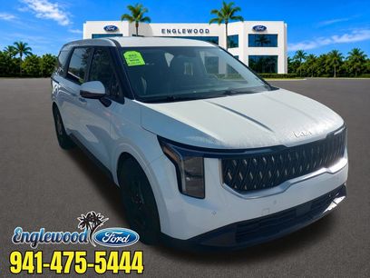 Used 2025 Kia Carnival
