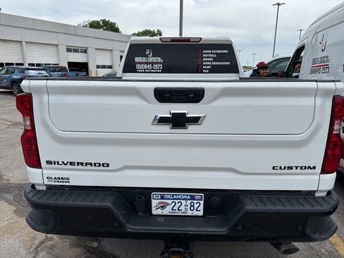Used 2024 Chevrolet Silverado 2500 Custom w/ Custom Value Package AWD/4WD image 8