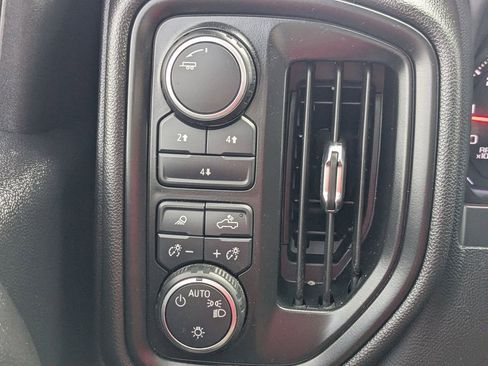 Used 2025 Chevrolet Silverado 2500 Custom w/ Custom Value Package image 24