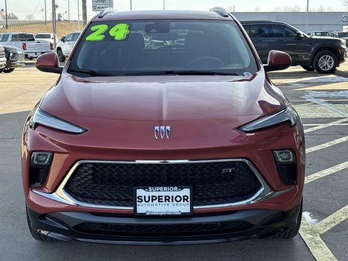 Used 2024 Buick Encore GX Sport Touring image 11