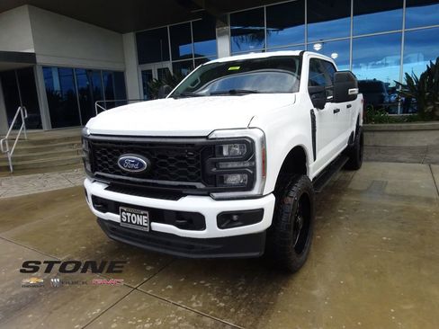 Used 2024 Ford F250 XL w/ STX Appearance Package image 3