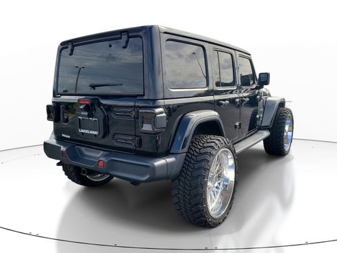 Used 2020 Jeep Wrangler Unlimited Sahara AWD/4WD image 4