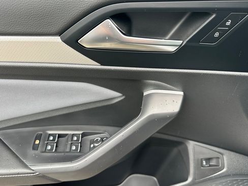 New 2026 Volkswagen Jetta SE image 9