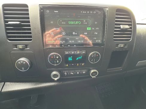 Used 2011 Chevrolet Silverado 2500 LT w/ Interior Plus Package AWD/4WD image 14