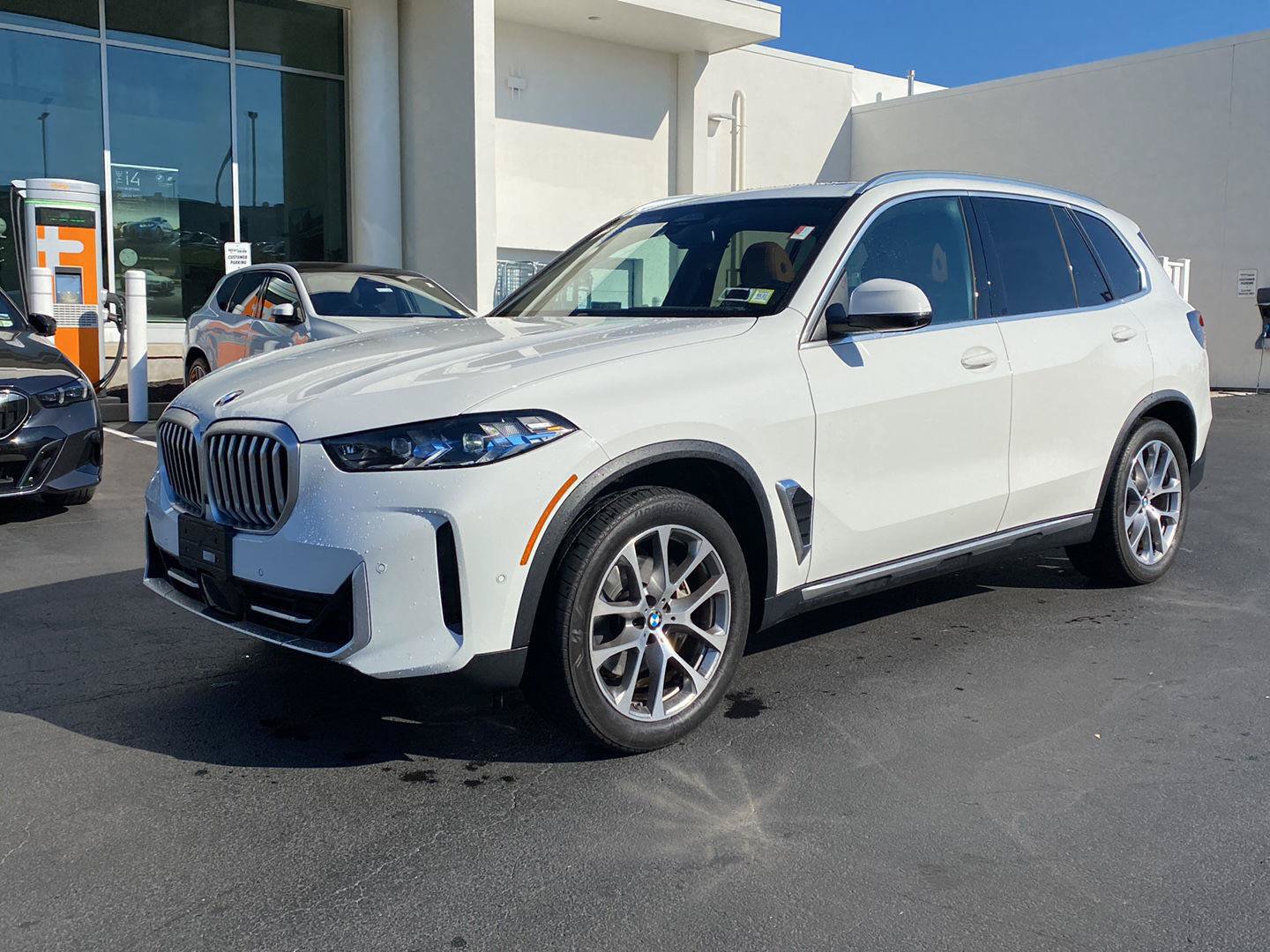 Used 2024 BMW X5 xDrive40i w/ Premium Package AWD/4WD image 7