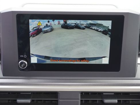 Used 2025 Toyota Tacoma SR5 AWD/4WD image 14