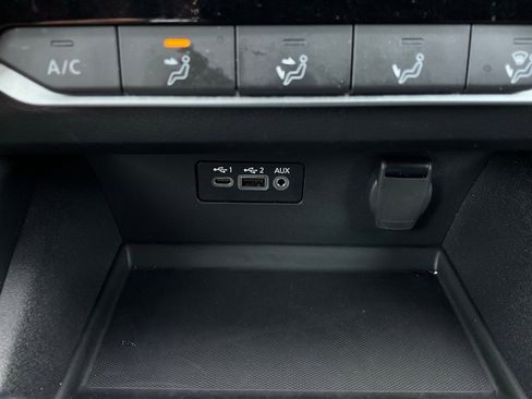 Used 2025 Nissan Altima 2.5 SV image 25