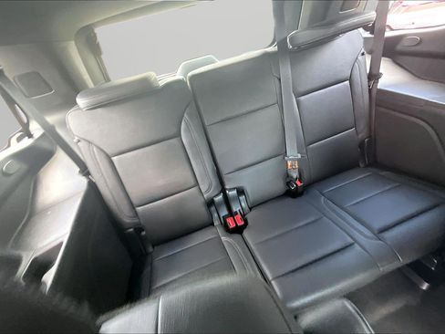 Used 2023 Chevrolet Tahoe Z71 w/ Z71 Off-Road Package AWD/4WD image 18