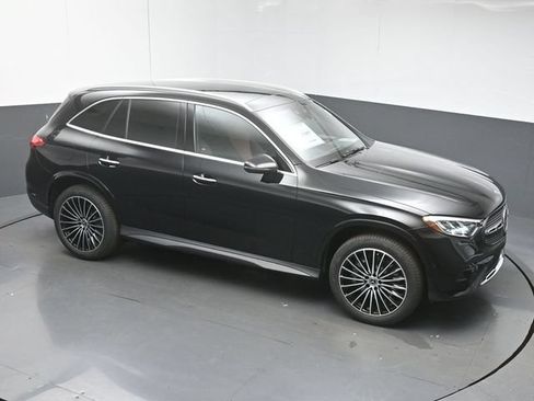 Used 2026 Mercedes-Benz GLC 300 image 42